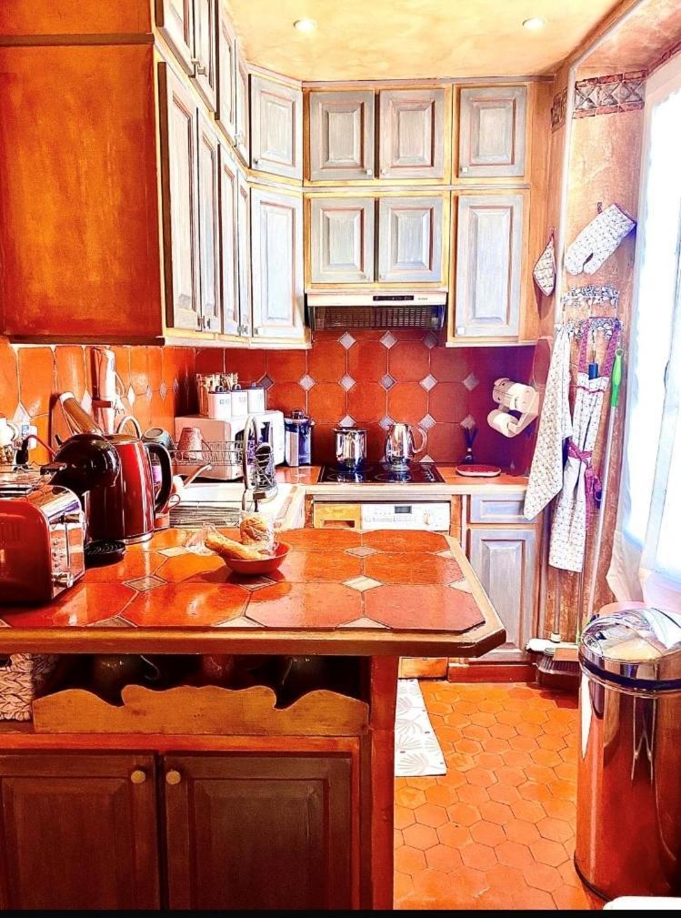 Appartement De Luxe Au Coeur De Saint-Tropez Exteriör bild